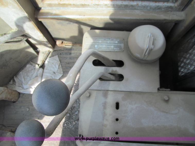 image for item G2977 1968 Caterpillar 966C loader