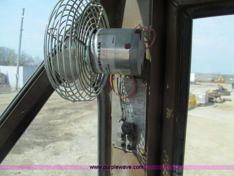 image for item G2977 1968 Caterpillar 966C loader