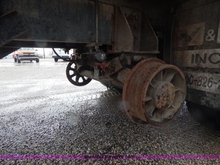 image for item G3082 2004 Sterling Acterra crane truck