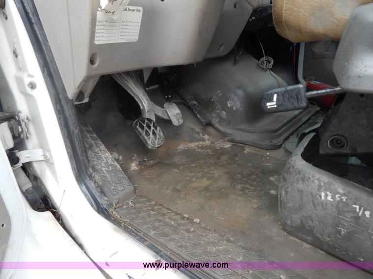 image for item G3082 2004 Sterling Acterra crane truck