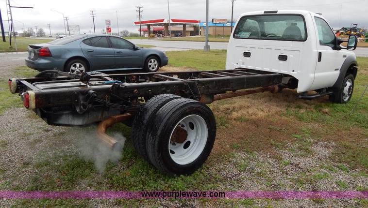 image for item G3083 2005 Ford F550 cab and chassis