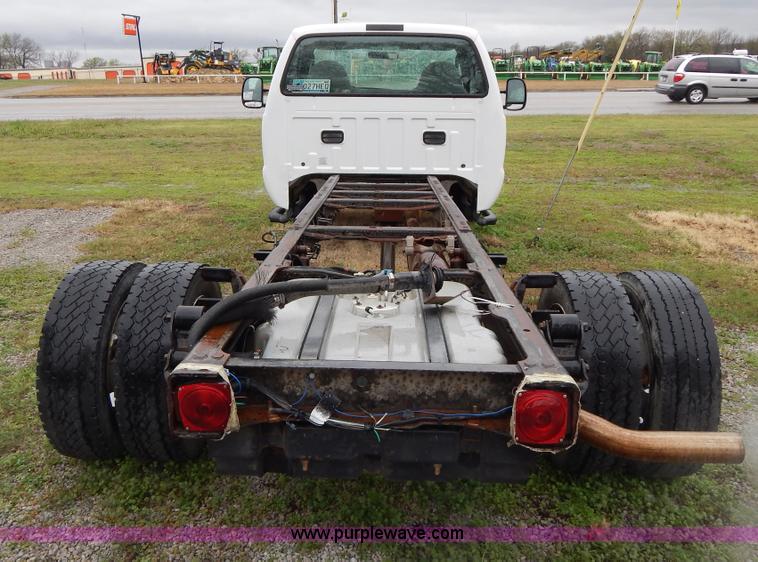 image for item G3083 2005 Ford F550 cab and chassis