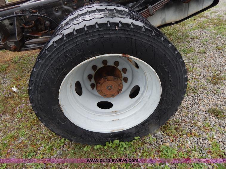 image for item G3083 2005 Ford F550 cab and chassis