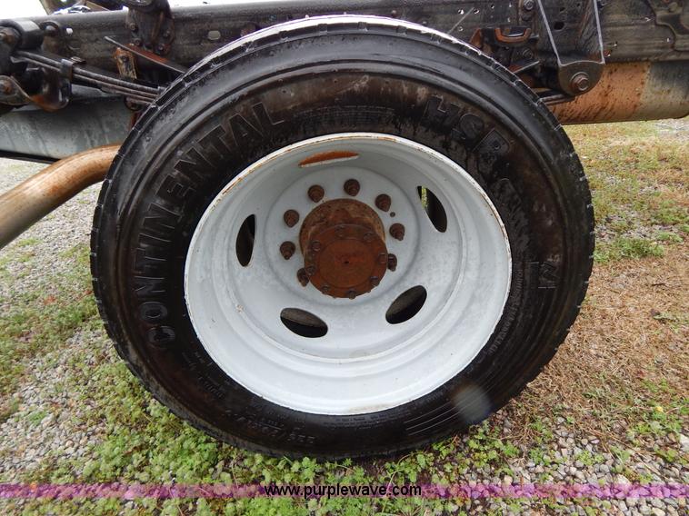 image for item G3083 2005 Ford F550 cab and chassis