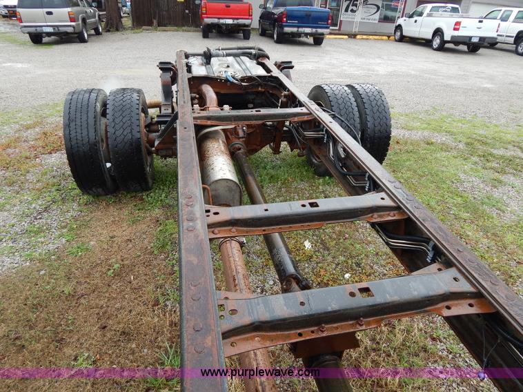 image for item G3083 2005 Ford F550 cab and chassis