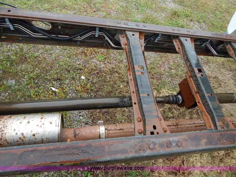 image for item G3083 2005 Ford F550 cab and chassis