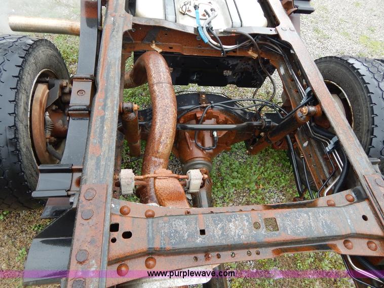 image for item G3083 2005 Ford F550 cab and chassis