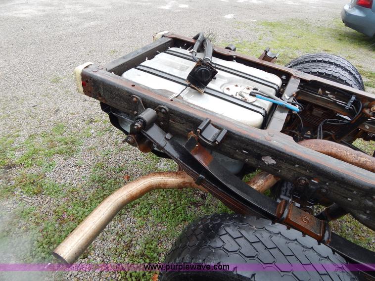 image for item G3083 2005 Ford F550 cab and chassis