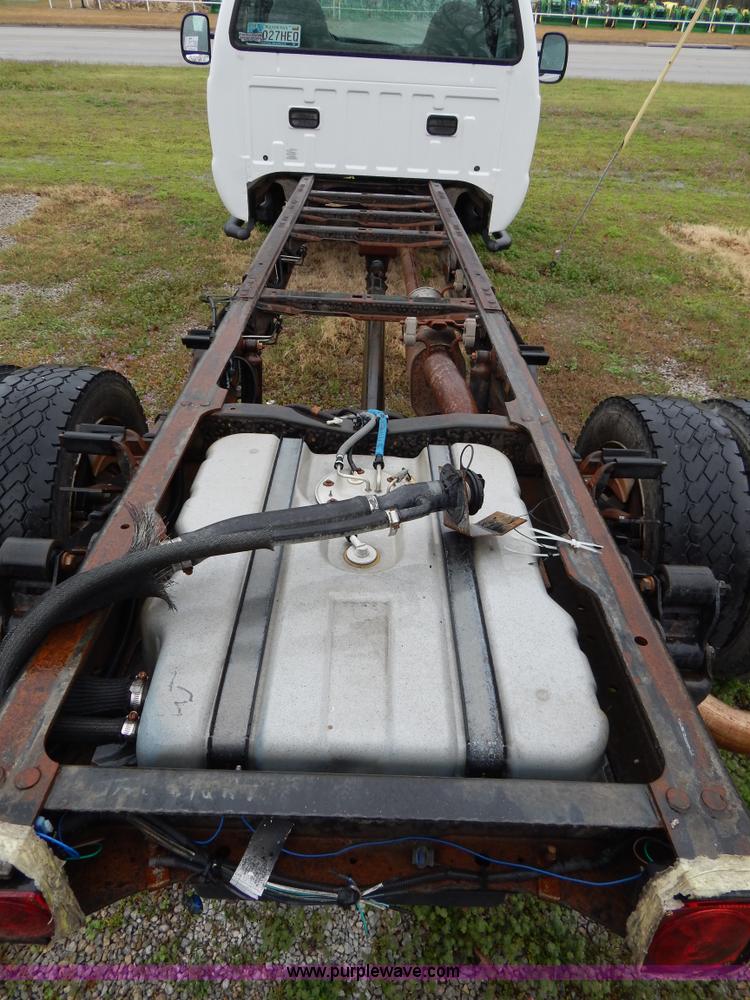 image for item G3083 2005 Ford F550 cab and chassis