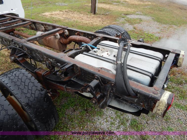 image for item G3083 2005 Ford F550 cab and chassis