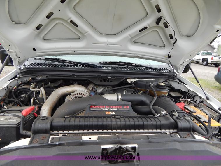 image for item G3083 2005 Ford F550 cab and chassis