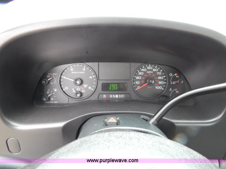 image for item G3083 2005 Ford F550 cab and chassis