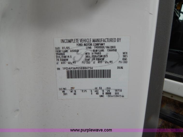 image for item G3083 2005 Ford F550 cab and chassis