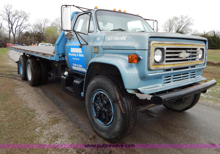 image for item G3086 1977 Chevrolet C65 wrecker truck