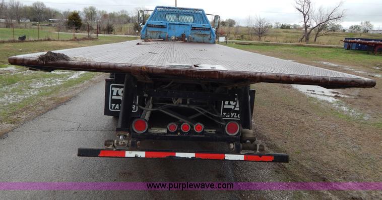 image for item G3086 1977 Chevrolet C65 wrecker truck