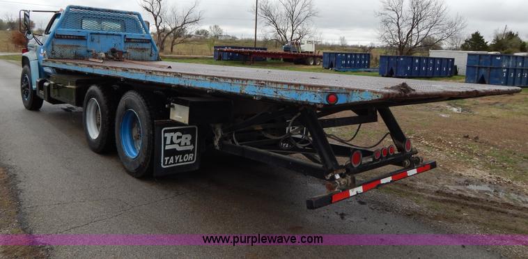 image for item G3086 1977 Chevrolet C65 wrecker truck