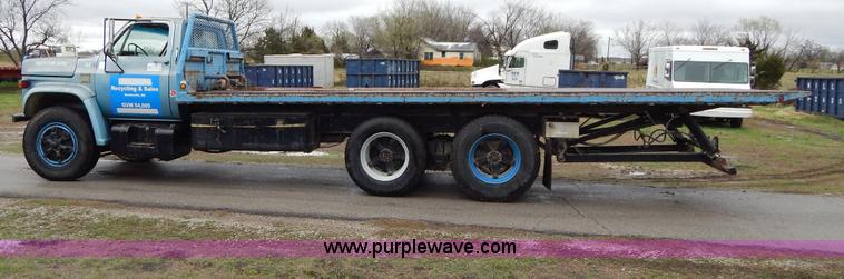 image for item G3086 1977 Chevrolet C65 wrecker truck
