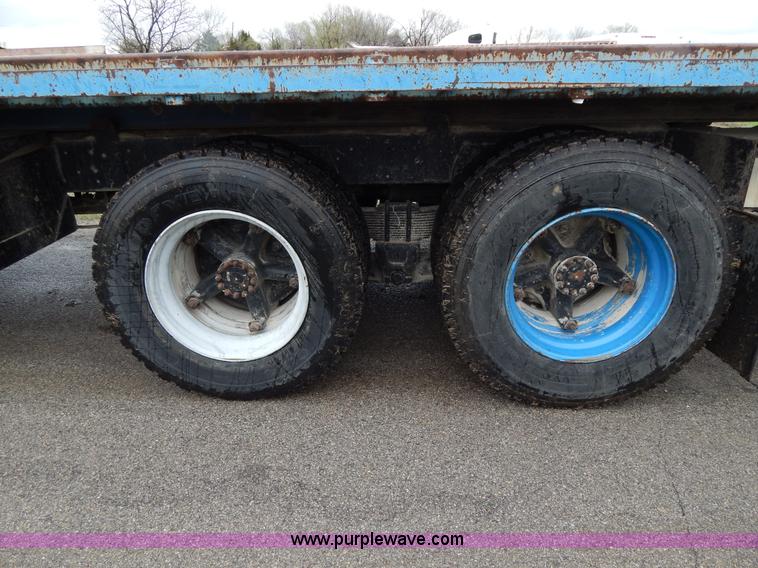 image for item G3086 1977 Chevrolet C65 wrecker truck