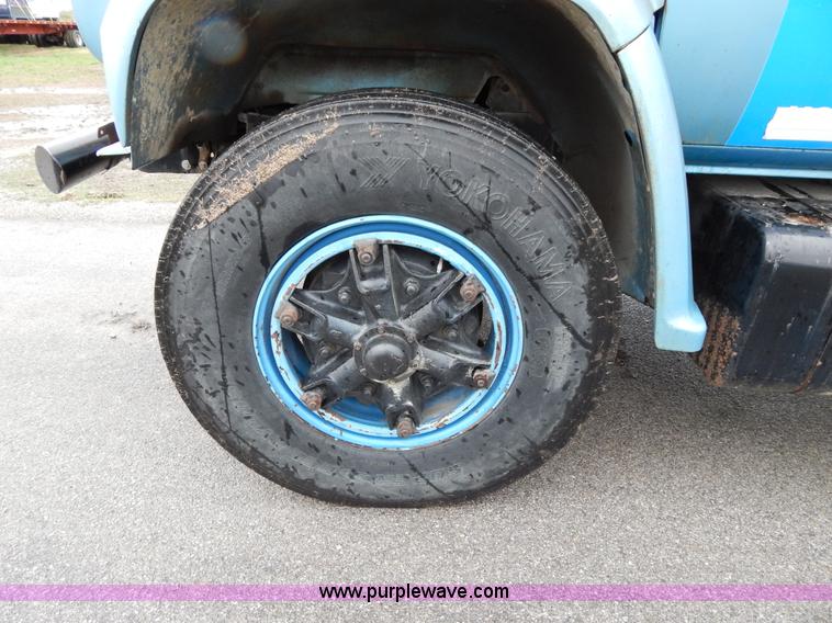 image for item G3086 1977 Chevrolet C65 wrecker truck