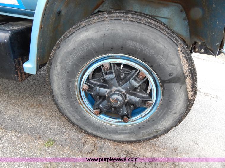 image for item G3086 1977 Chevrolet C65 wrecker truck