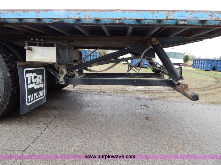 image for item G3086 1977 Chevrolet C65 wrecker truck