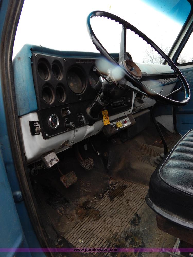 image for item G3086 1977 Chevrolet C65 wrecker truck