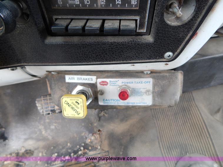 image for item G3086 1977 Chevrolet C65 wrecker truck