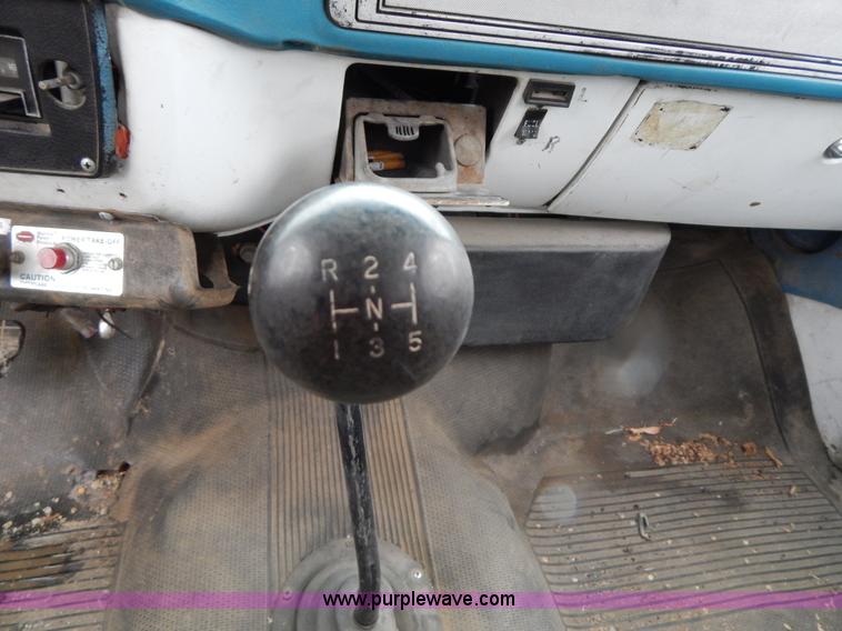 image for item G3086 1977 Chevrolet C65 wrecker truck