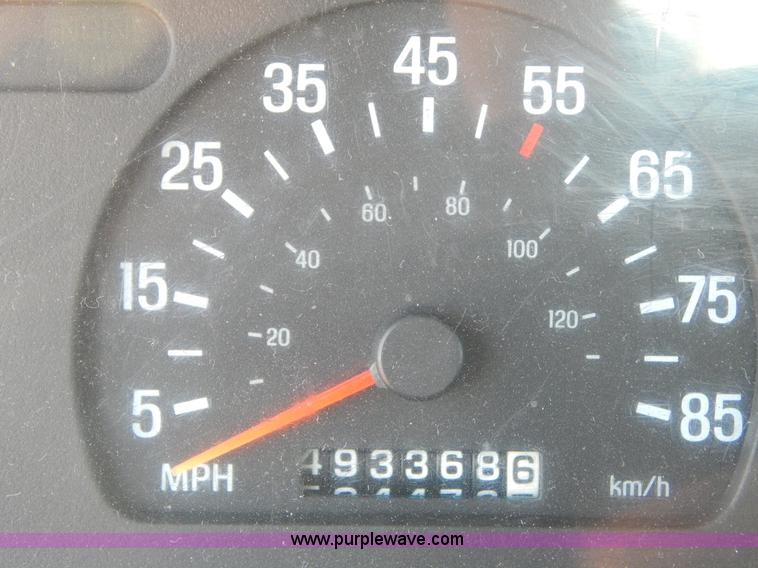 image for item G3138 1999 Sterling 9513 semi truck