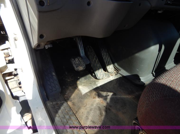 image for item G3138 1999 Sterling 9513 semi truck