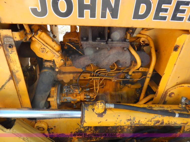 image for item G3144 John Deere 550C dozer