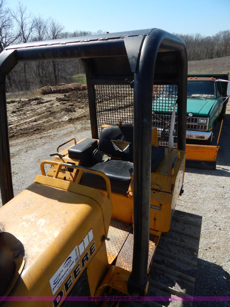 image for item G3144 John Deere 550C dozer