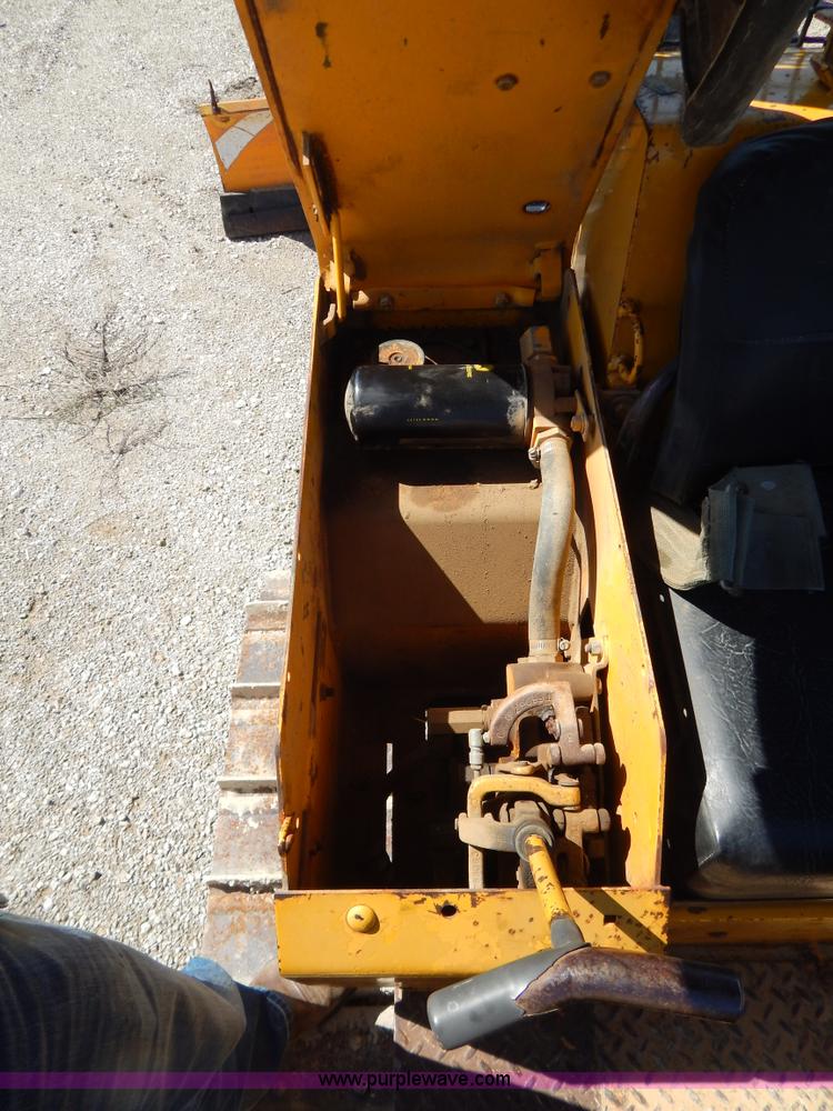 image for item G3144 John Deere 550C dozer