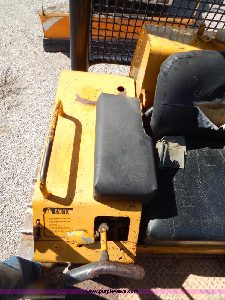image for item G3144 John Deere 550C dozer