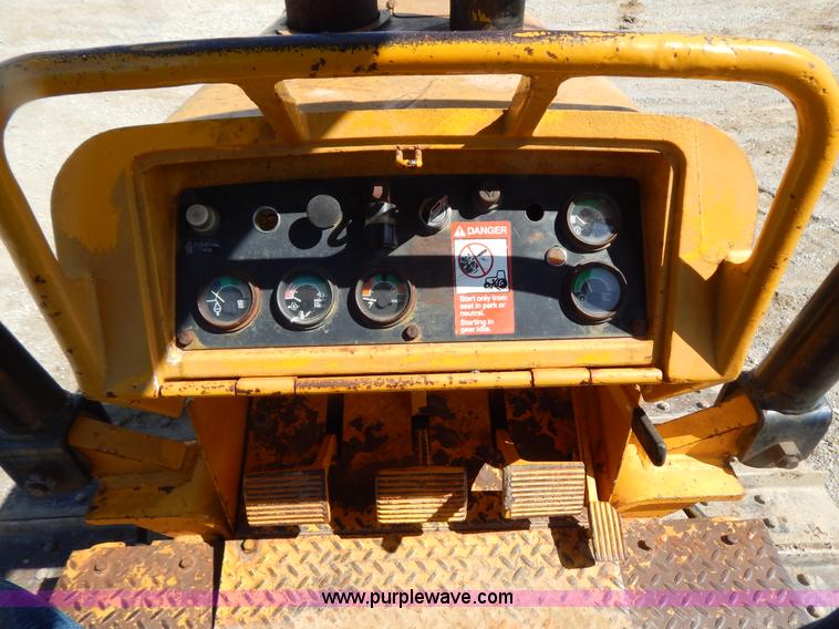 image for item G3144 John Deere 550C dozer