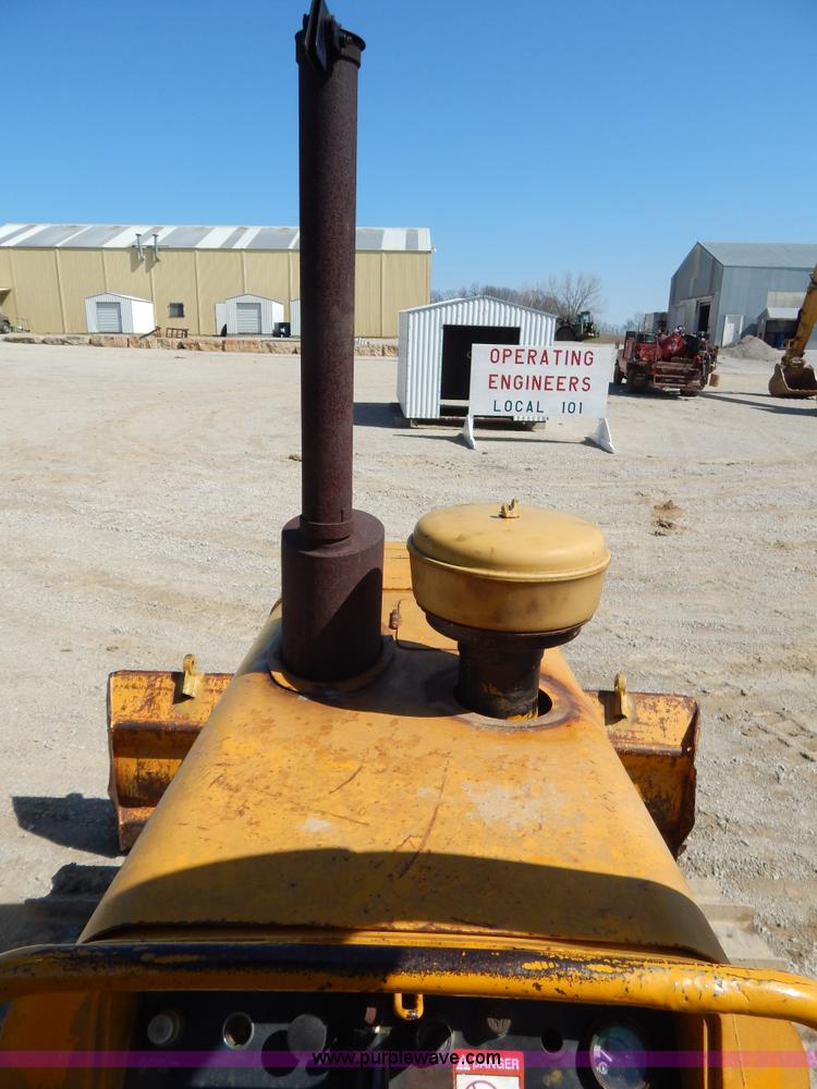 image for item G3144 John Deere 550C dozer