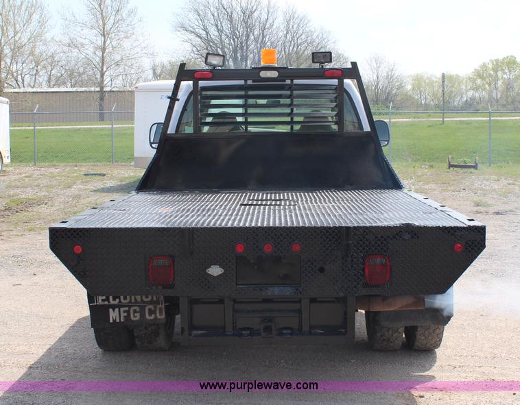 image for item G5100 2000 Ford F550 CrewCab flatbed truck