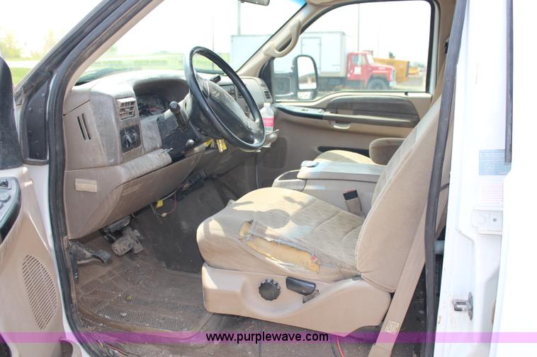 image for item G5100 2000 Ford F550 CrewCab flatbed truck