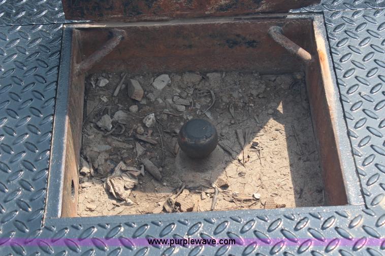 image for item G5100 2000 Ford F550 CrewCab flatbed truck