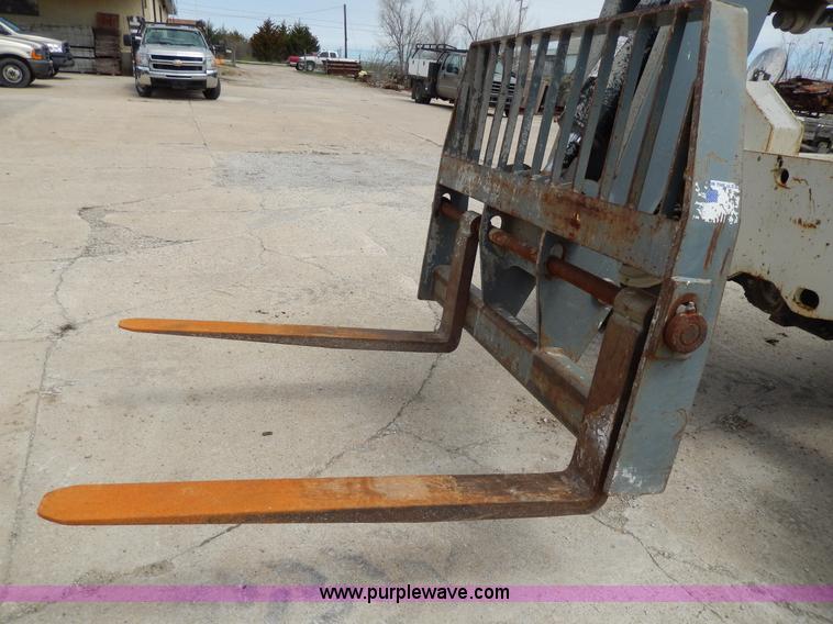 image for item G5396 Terex TH842C telehandler