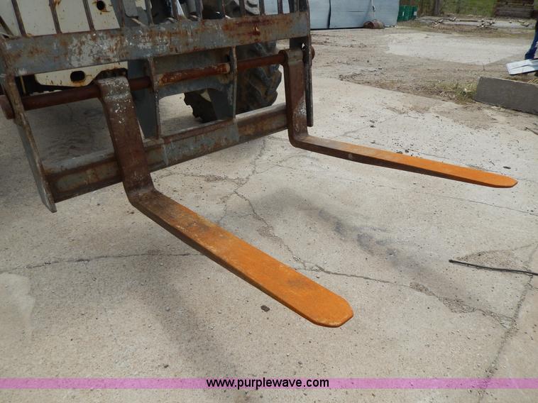 image for item G5396 Terex TH842C telehandler