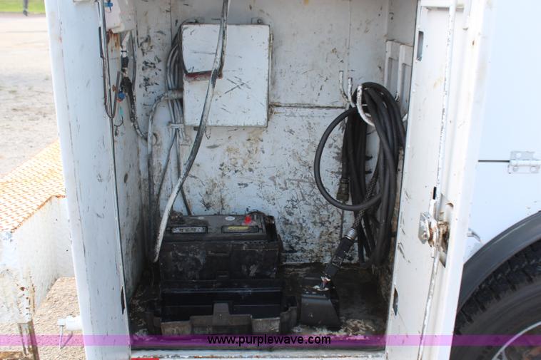 image for item G5401 1999 Ford F550 Super Duty service truck