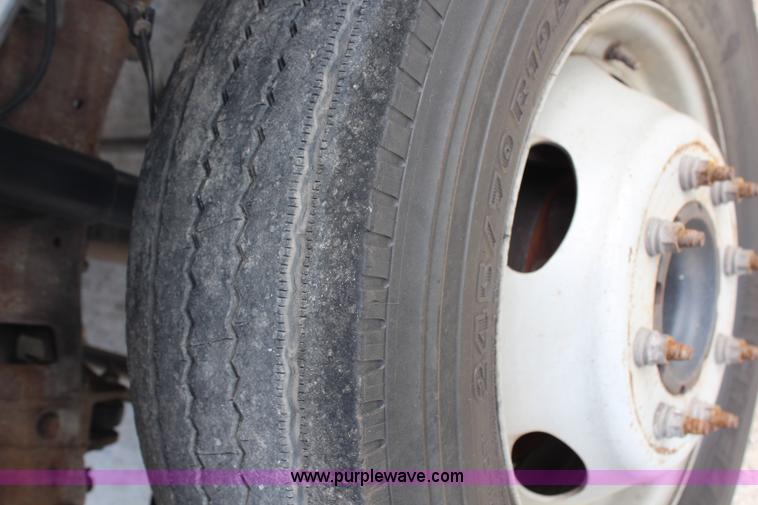 image for item G5401 1999 Ford F550 Super Duty service truck