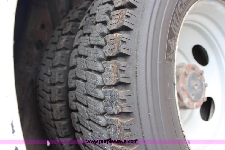 image for item G5401 1999 Ford F550 Super Duty service truck