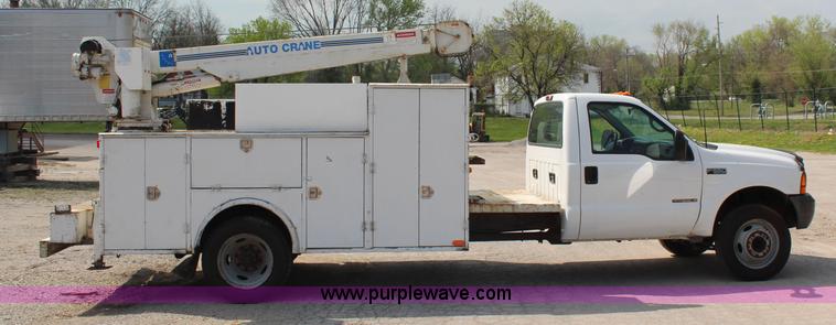 image for item G5402 1999 Ford F550 service truck