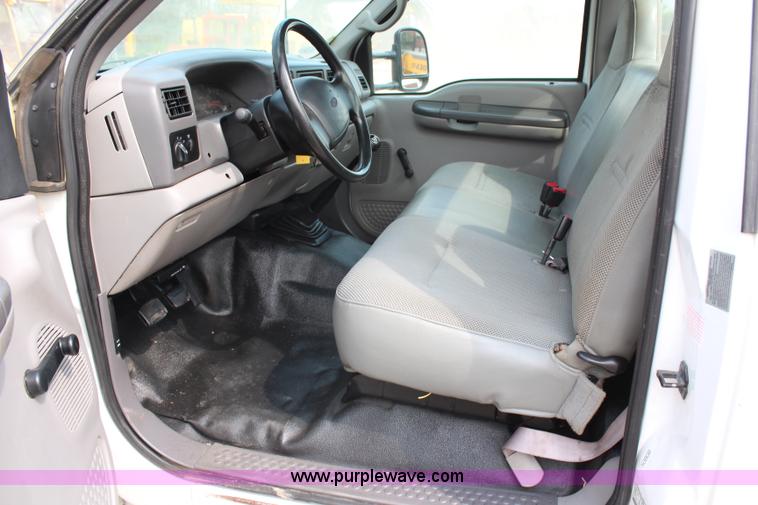 image for item G5402 1999 Ford F550 service truck