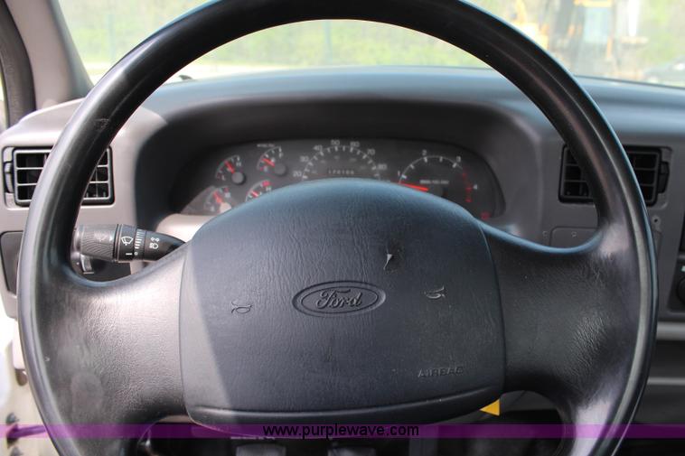 image for item G5402 1999 Ford F550 service truck