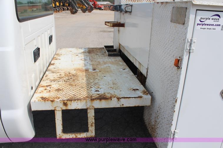 image for item G5402 1999 Ford F550 service truck