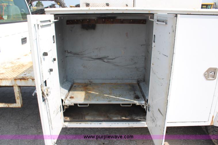 image for item G5402 1999 Ford F550 service truck