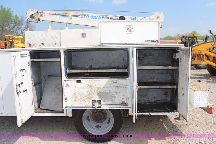 image for item G5402 1999 Ford F550 service truck